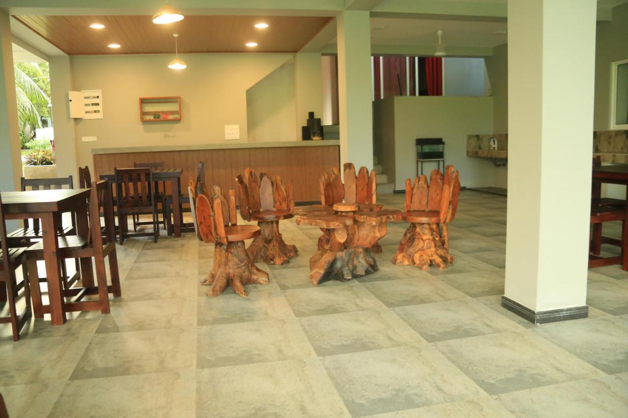 Sri Villa Rest Hikkaduwa Bagian luar foto