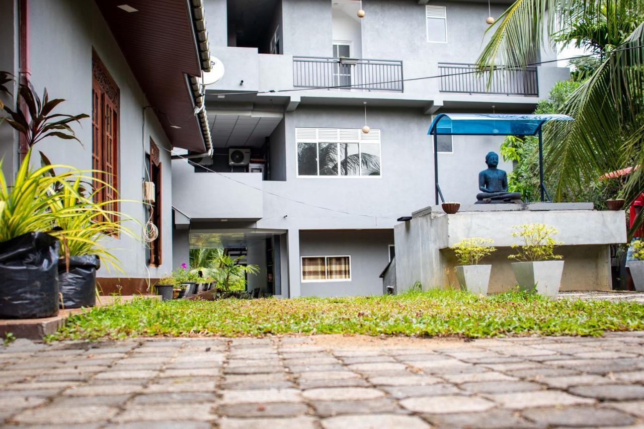 Sri Villa Rest Hikkaduwa Bagian luar foto